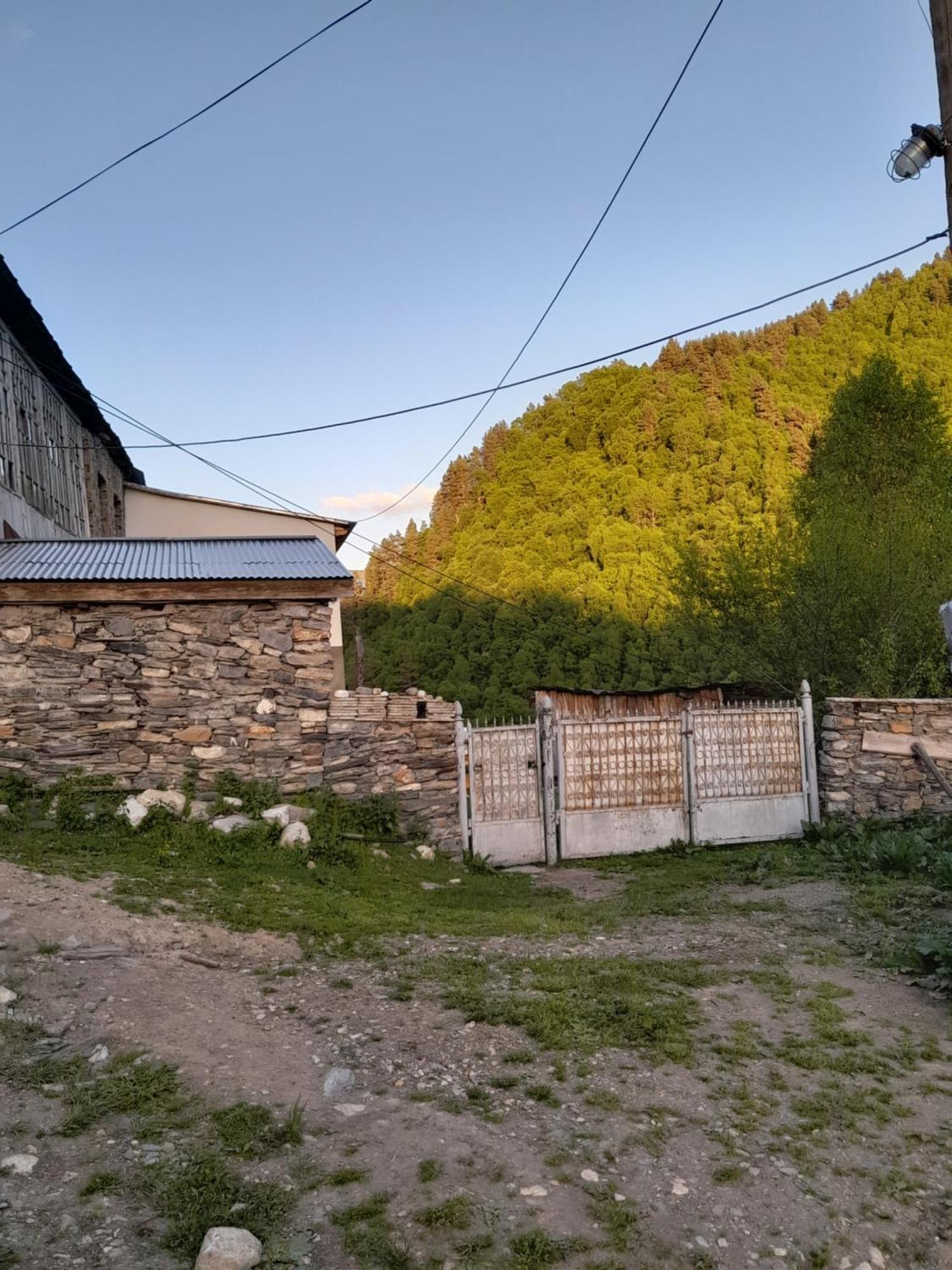 Adishi Guest House Zhora Kaldani Bagian luar foto